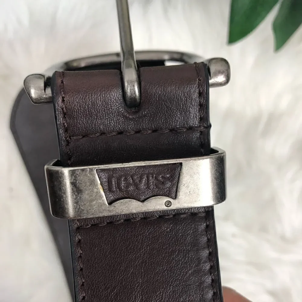 Levis brown belt